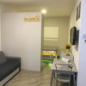 casa-gialla-89.it-lombardy.com/