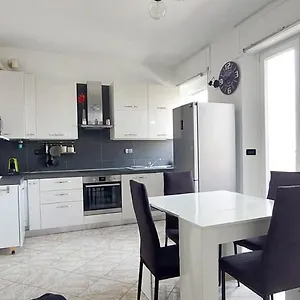 confortevole-appartamento-3-minuti-e-sei-al-mare.it-tuscanyhotel.com/